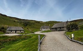 Tigh Phadraig At Marys Thatched Cottages